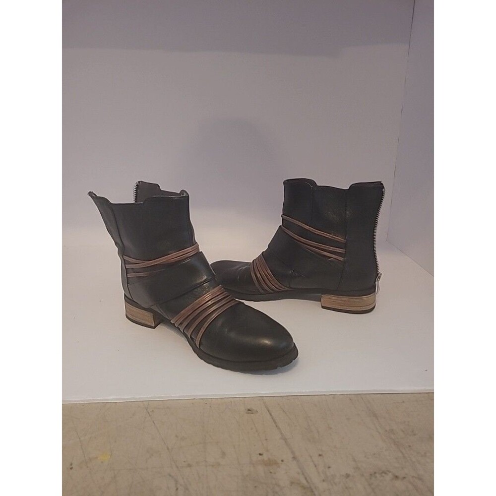 Womens Shoe Boots Brand Everybody Size 10